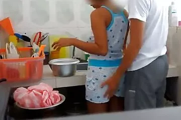 बहन, मेरी मदद करो, मैं अपने सेक्सी मूवी फुल एचडी वीडियो माता-पिता से कुछ नहीं कहने का वादा करता हूं